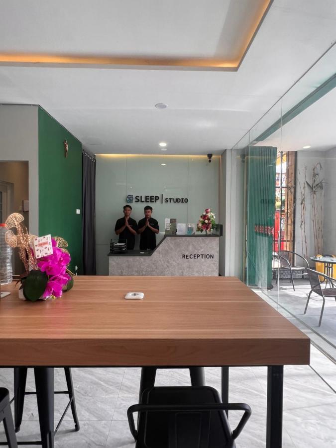 Sleep Studio Hotel City Center Surabaya Exterior foto
